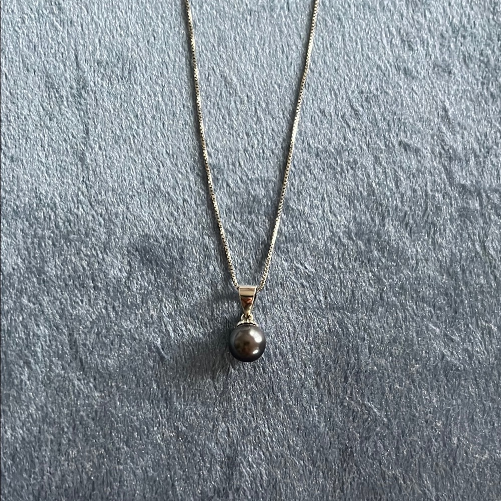 It’s Pearl Time Dark Pearl Necklace